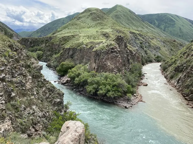 Confluence of Rivers, Chuy