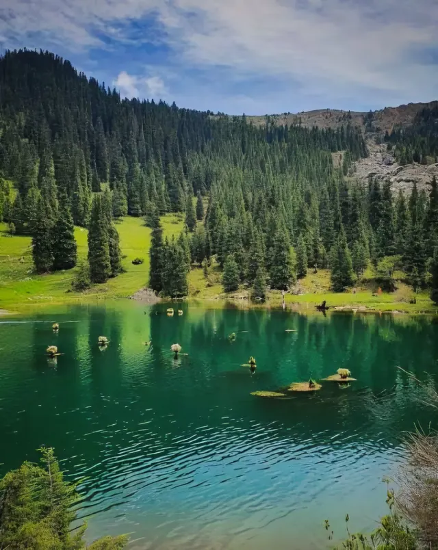 Suttu-Bulak Lake, Issyk-Kul